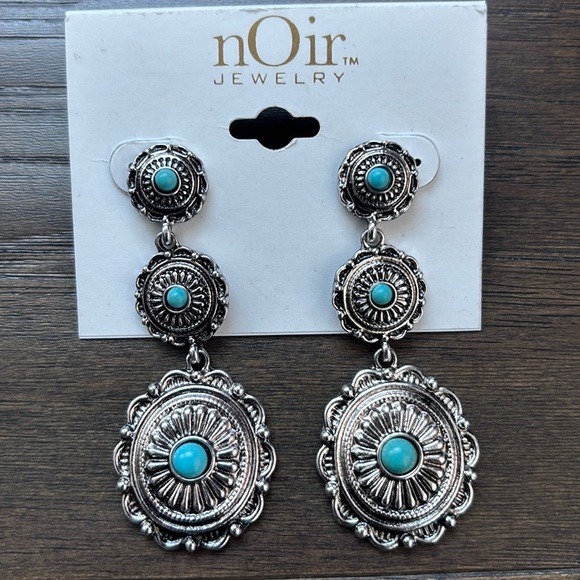 nOirJewelry post earrings, 3 row silver tone conchos w/faux turquoise stones - Picture 1 of 6